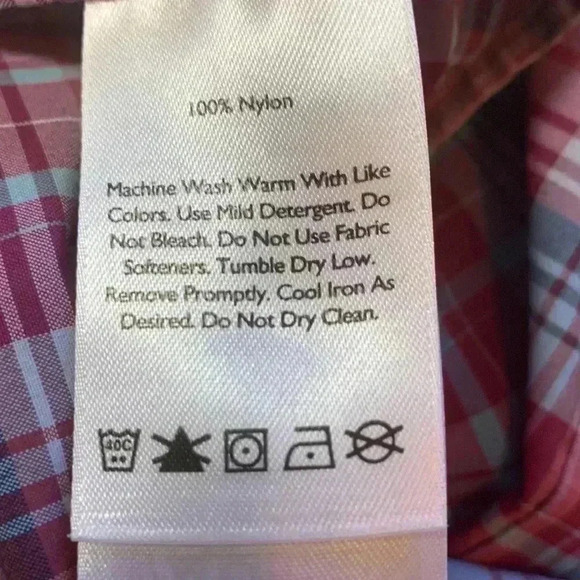 Eddie Bauer 100% Nylon Sleeveless button down top with two front pockets - Picture 5 of 7